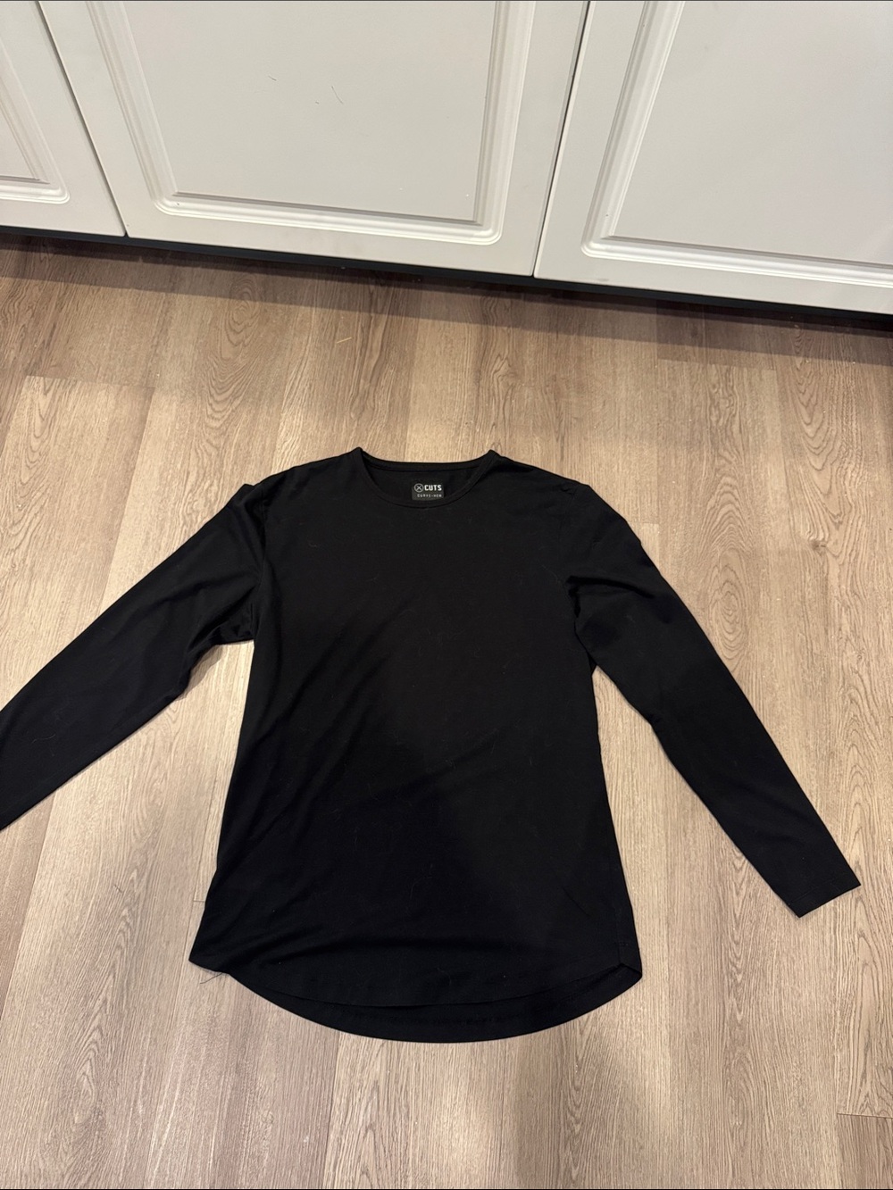 Cuts Clothing Black Long-Sleeve Crewneck Tee